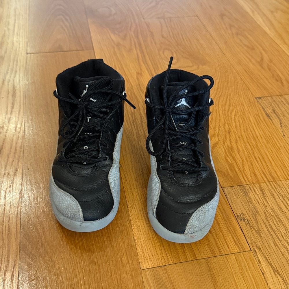 Jordan Kids. Black and Gray High-Top Sneakers. Size 2